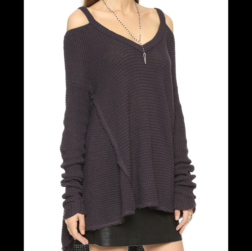 SALE!!😱 WAS $35 Free PeopleWomen's Gray Moonshine V Neck Sweater - Charcoal